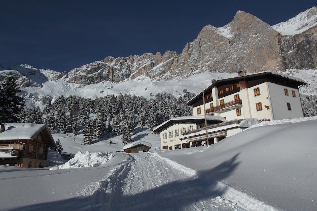 Rifugio Gardeccia Hutte Hotell Pozza di Fassa Exteriör bild